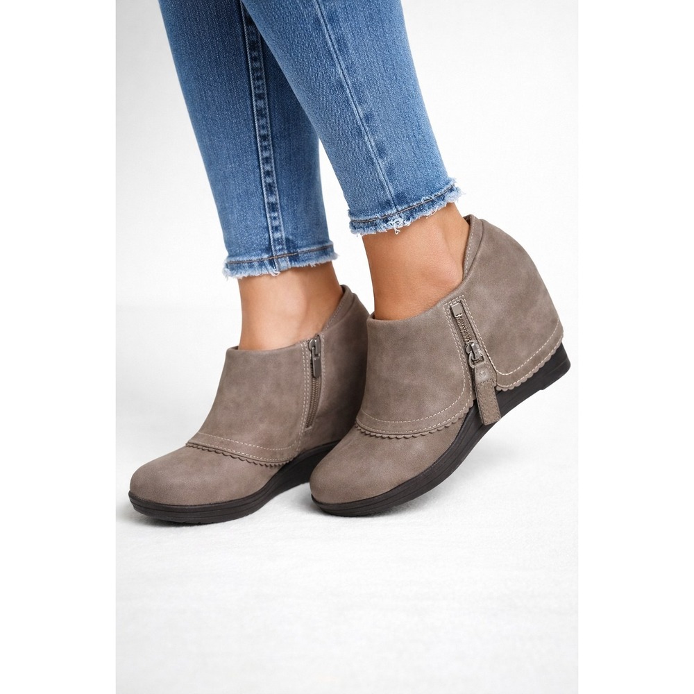 Dr.Scholls Breeanna Taupe Wedge Booties size 8